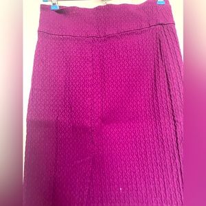 Stretchy, pencil skirt